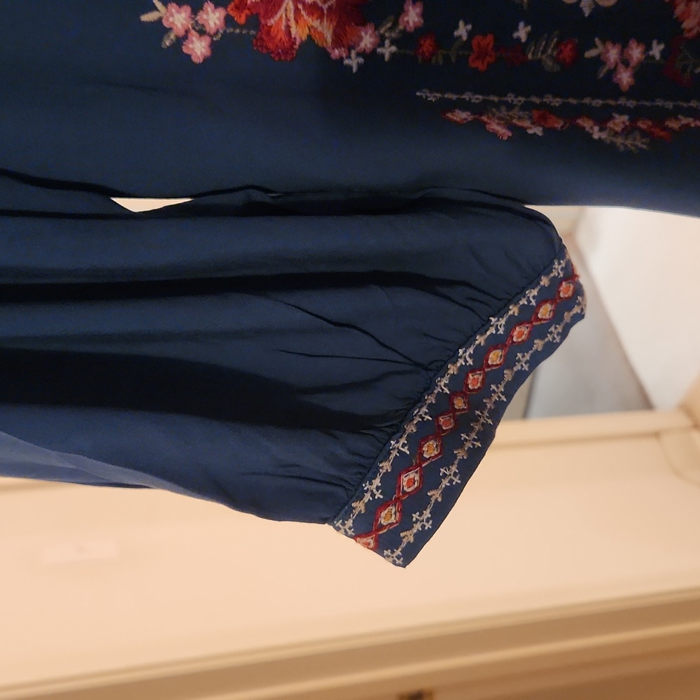 Savanna Jane Teal blouse with embroidered front. SIZE 1X. 3/4 length sleeves - Picture 4 of 7